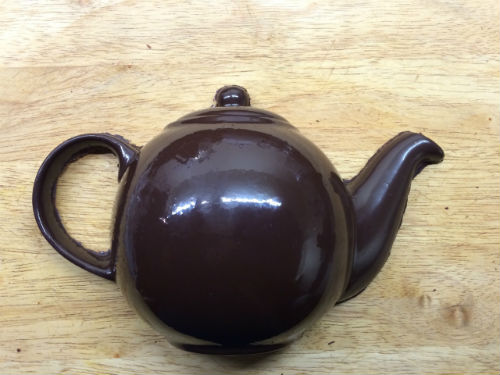Making a chocolate teapot