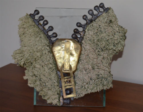 Sculpture of zip
