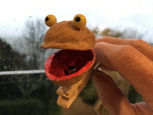 Singing frog clothes peg automaton