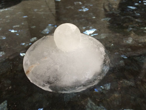 Lid of ice teapot